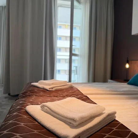 Hotel Diva 200 Metrow Do Plazy