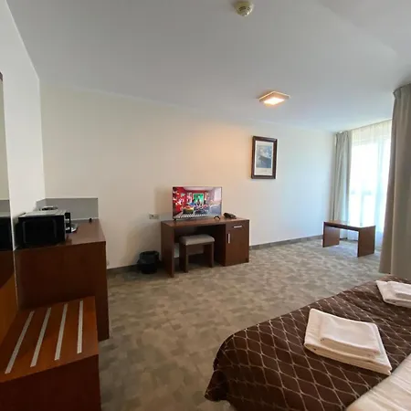 Diva 200 Metrow Do Plazy Hotel 4*
