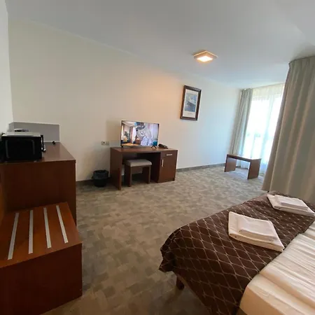 Hotel Diva 200 Metrow Do Plazy 4*
