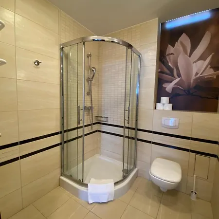 Diva 200 Metrow Do Plazy Hotel Kolobřeh
