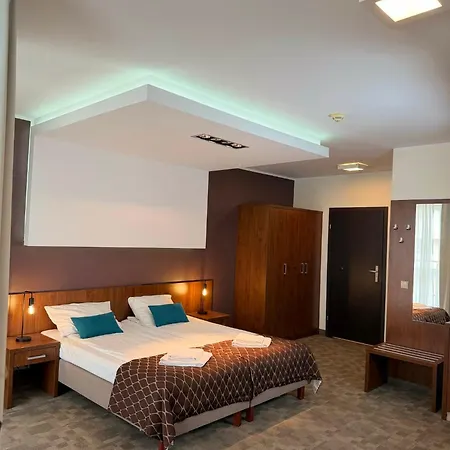 Hotel Diva 200 Metrow Do Plazy 4*