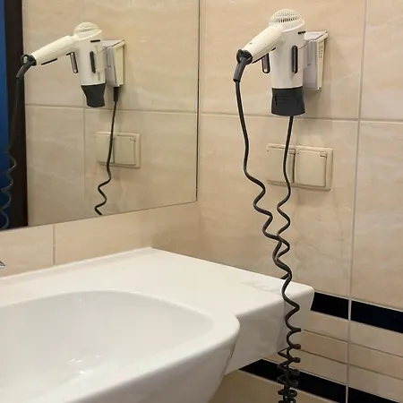 Diva 200 Metrow Do Plazy Hotel Kolobřeh